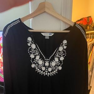 OLD NAVY EMBROIDERED BLOUSE